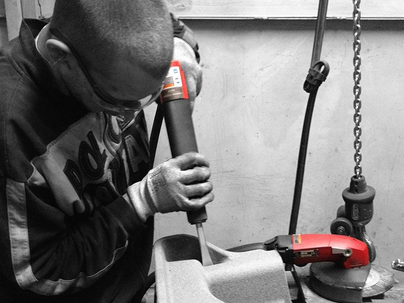 Fettling of castings degating, cleaning, finishing Chicago Pneumatic